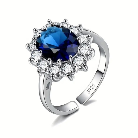 💍 Princess Diana/KateMiddleton signature engagement ring (resizable) - Picture 7 of 7